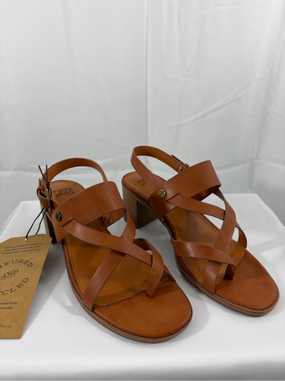 NWT Frye & Co Women Size 7.5 Leather Tan Crisscross Slingback Block Heel Sandals